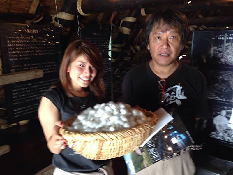 白川郷 田島家養蚕展示館　2015年7月14日  歌手の椛島恵美さんが訪ねてくださいました。